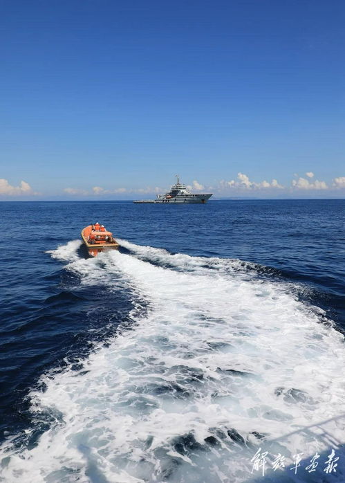 緊急出動！南部戰(zhàn)區(qū)海軍組織海上協(xié)同醫(yī)療救護(hù)訓(xùn)練，直升機(jī)與艦艇協(xié)同上演生命接力